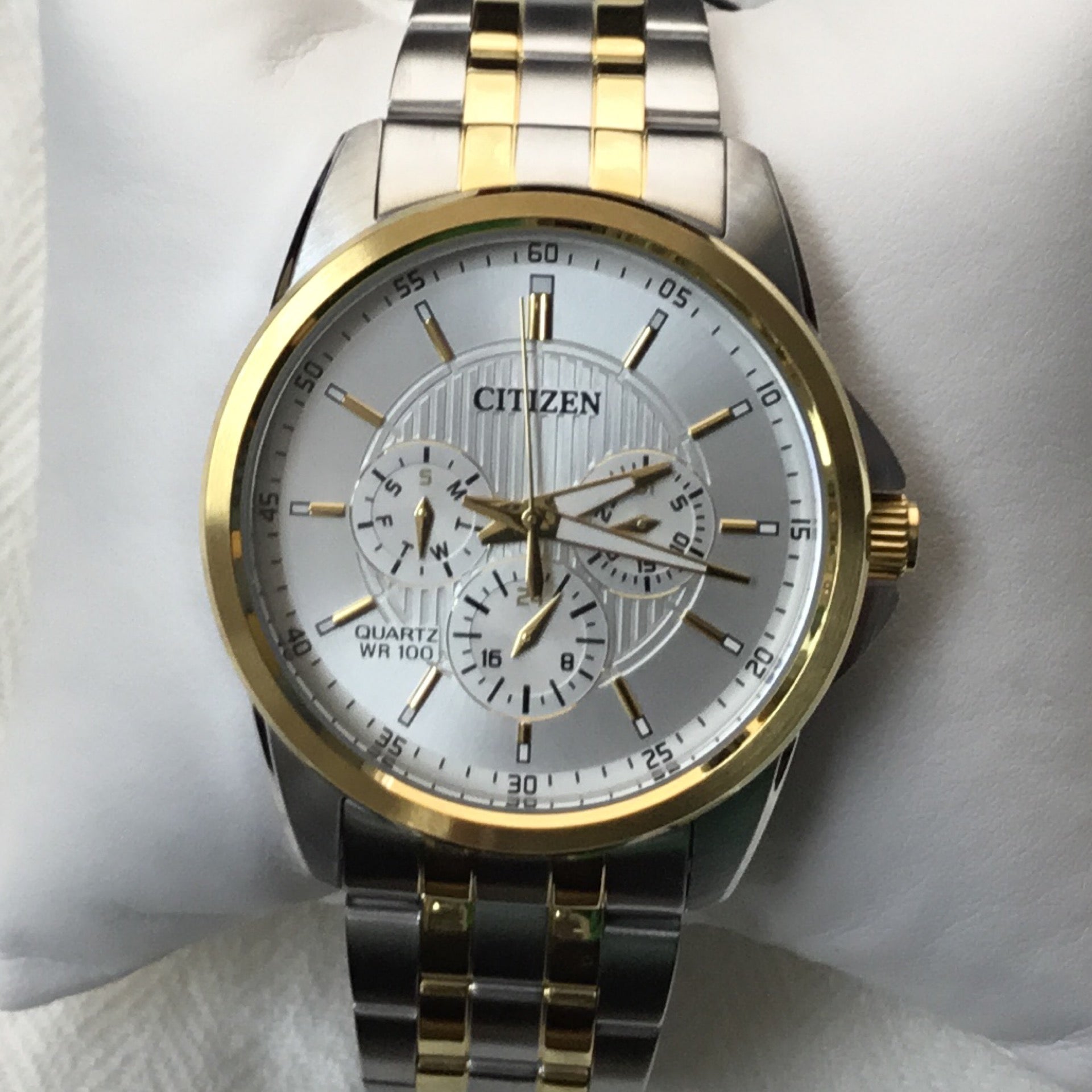CITIZEN GTS Quartz WR100 Stainless Steel Two Tone Mens Watch